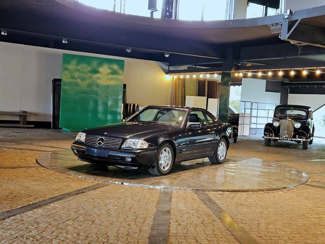 Mercedes-Benz SL 320 Petrol 1995 (Margin)