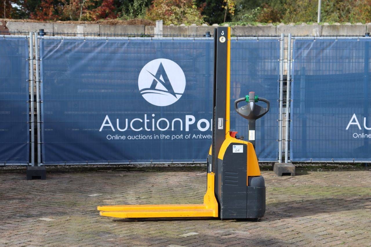Stacker Jungheinrich EMC 110 Electric 1000kg 1.54m 2013