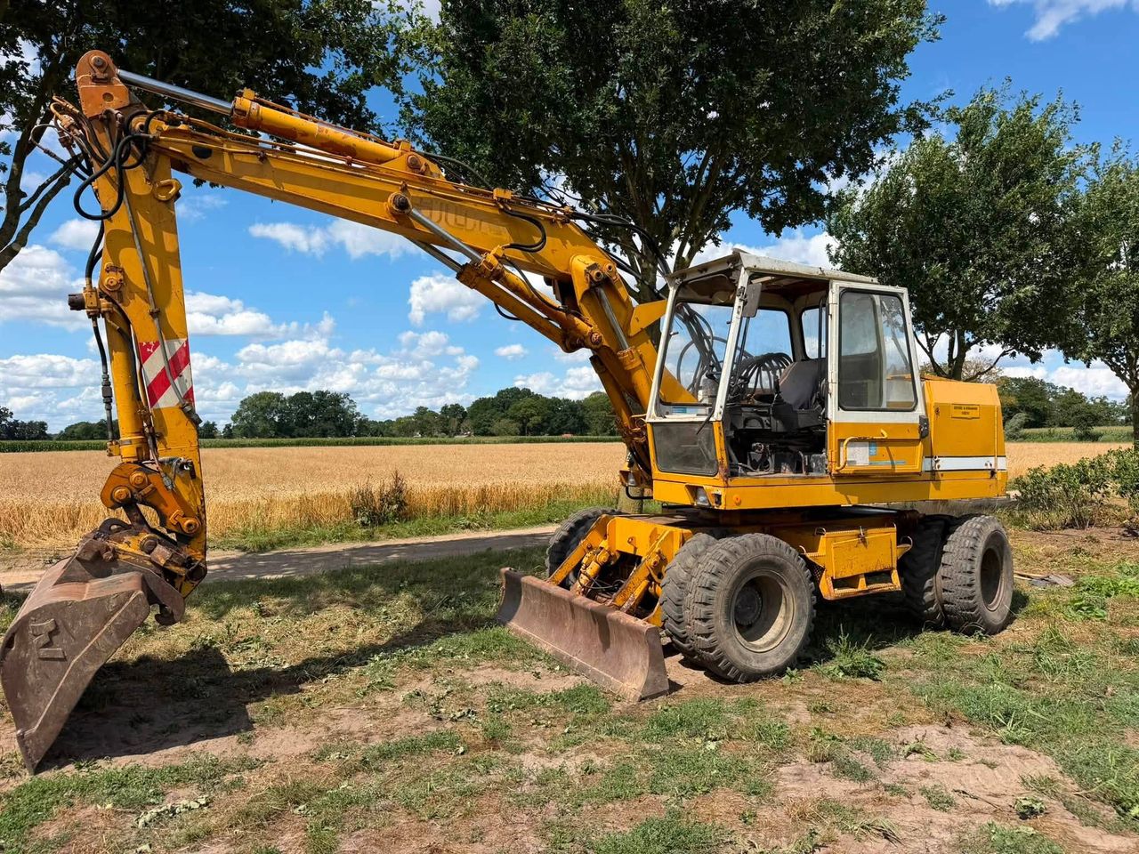 Wheel excavator Liebherr A902 Diesel 60kW 1989