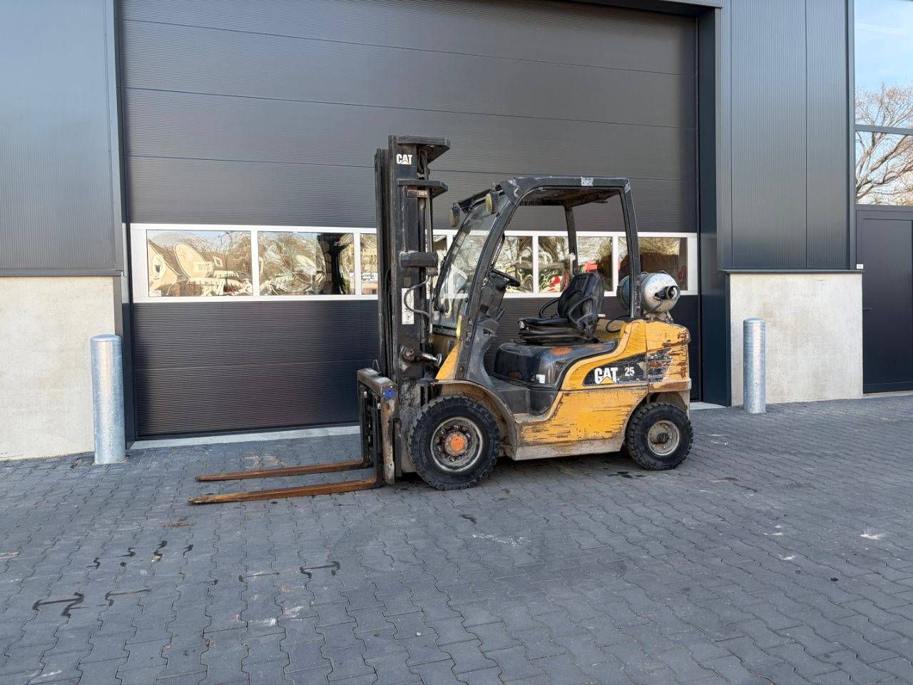 Forklift Caterpillar GP25N LPG 2500kg 5.5m 2011