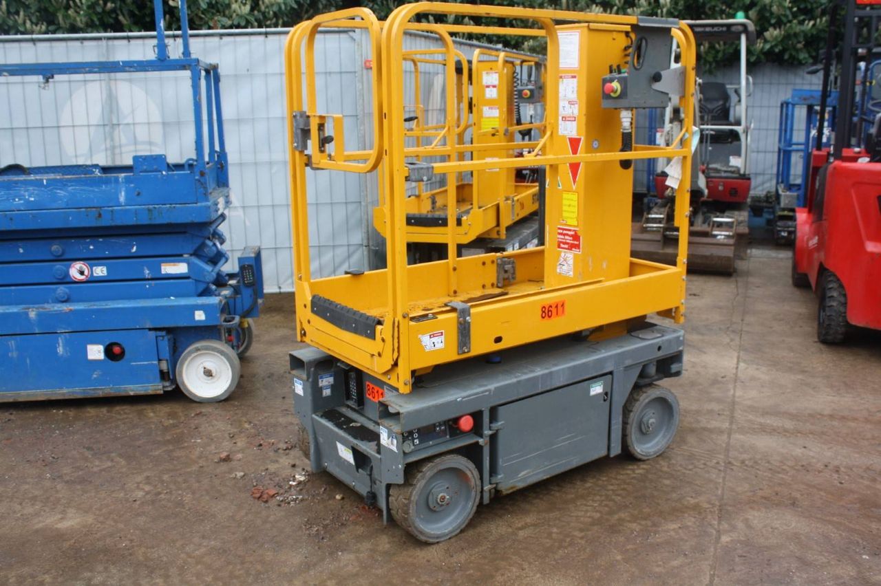 Mast lift Haulotte STAR6ACEXT Electric 230kg 6m 2017 with built-in charger
