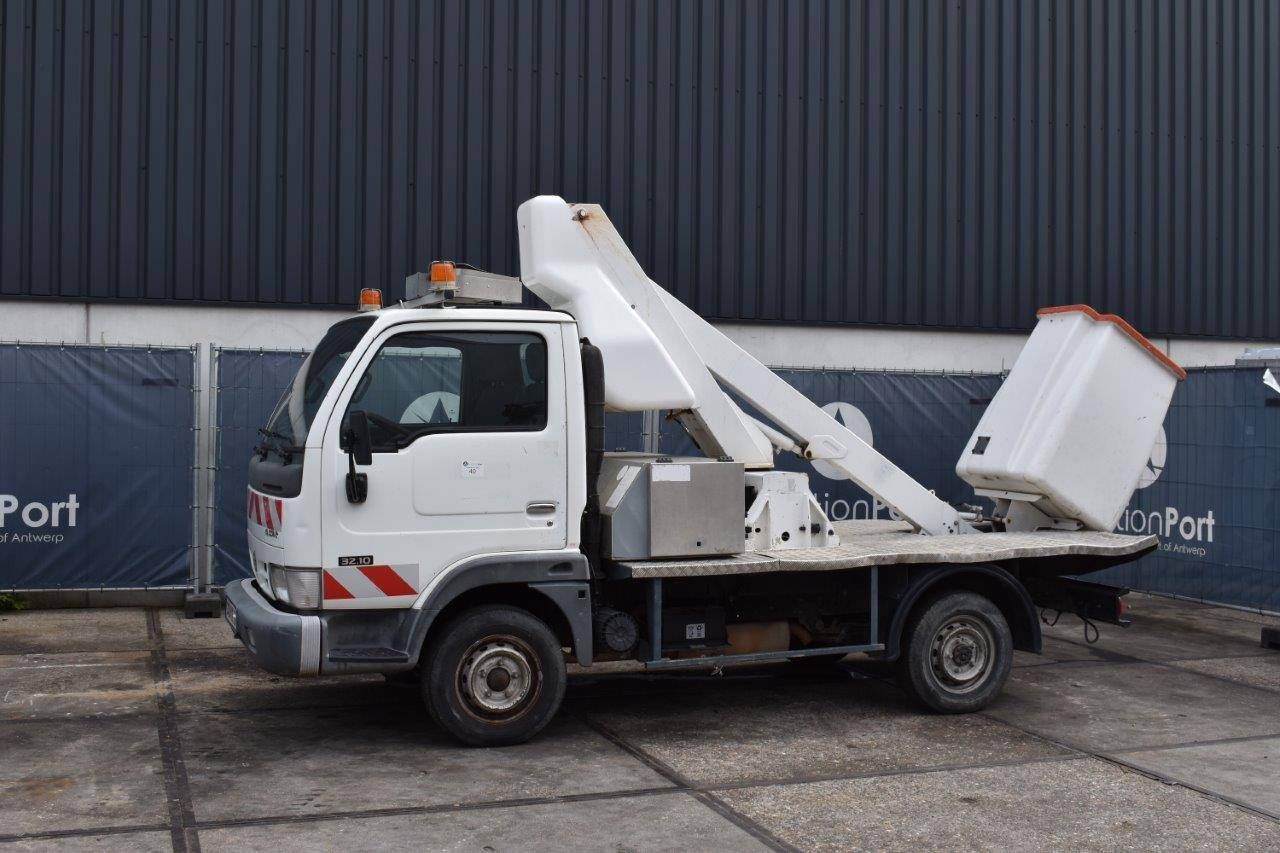 Nissan Cabstar 32.10 with aerial platform France Elevateur Topy 10