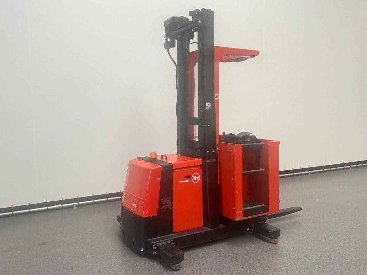 BT OM Electric High-lift Truck 1000kg 5.3m 2001