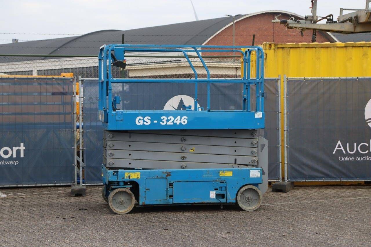 Scissor Lift Genie GS-3246 Electric 11.78m 2015