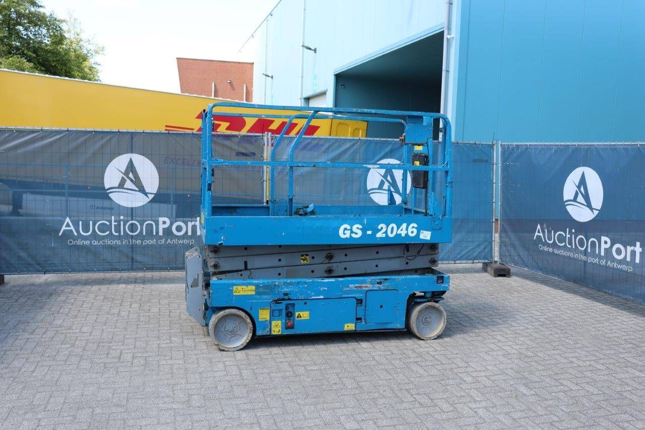 Scissor lift Genie GS-2046 Electric 985kg 8.10m 2007
