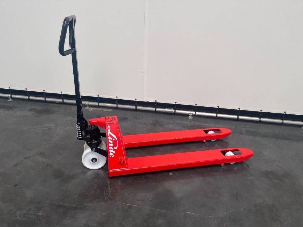 Hand pallet truck Linde M25 2500kg New