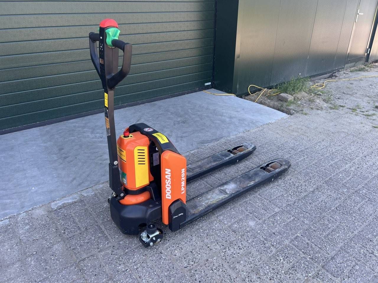 Pallet truck Doosan LPM20N Electric 2021