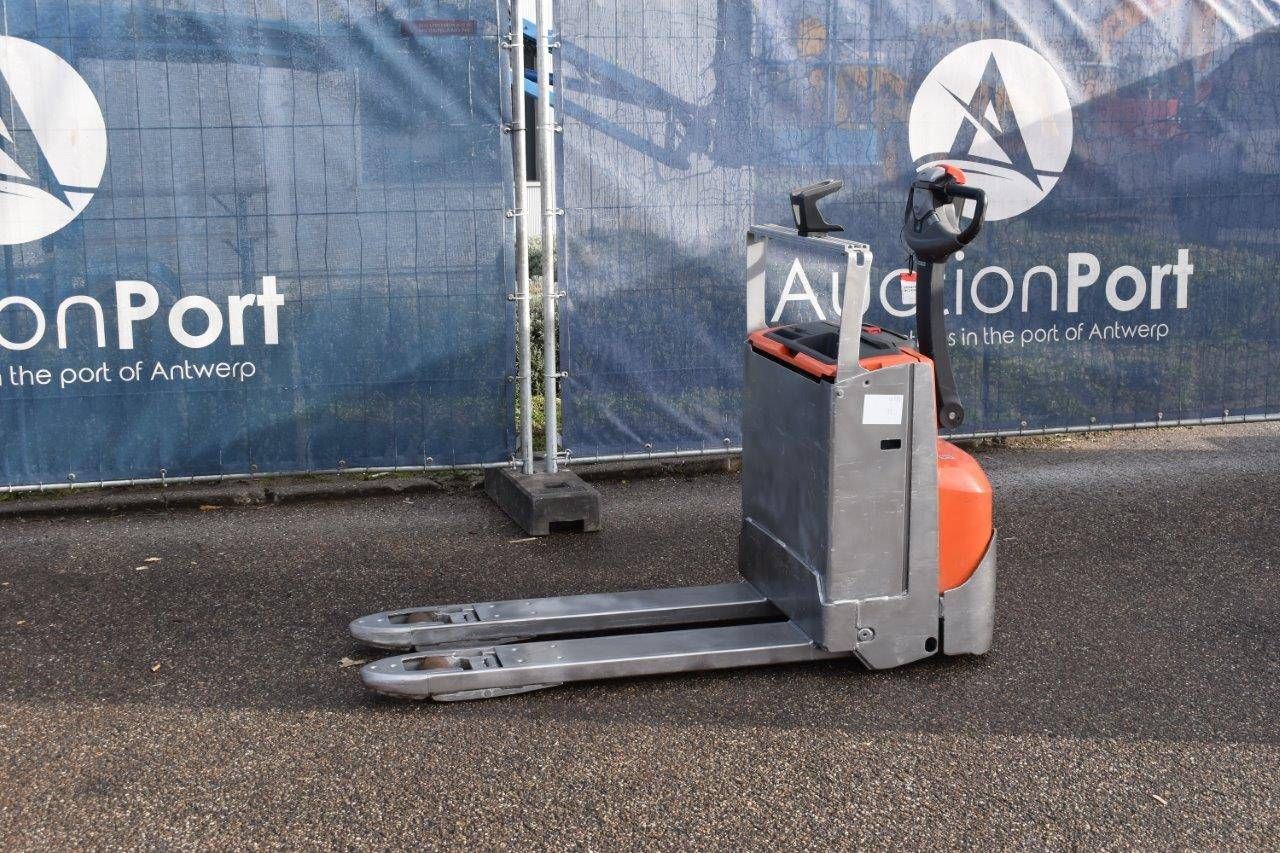 Pallet truck Toyota LWE180 Electric 1800kg