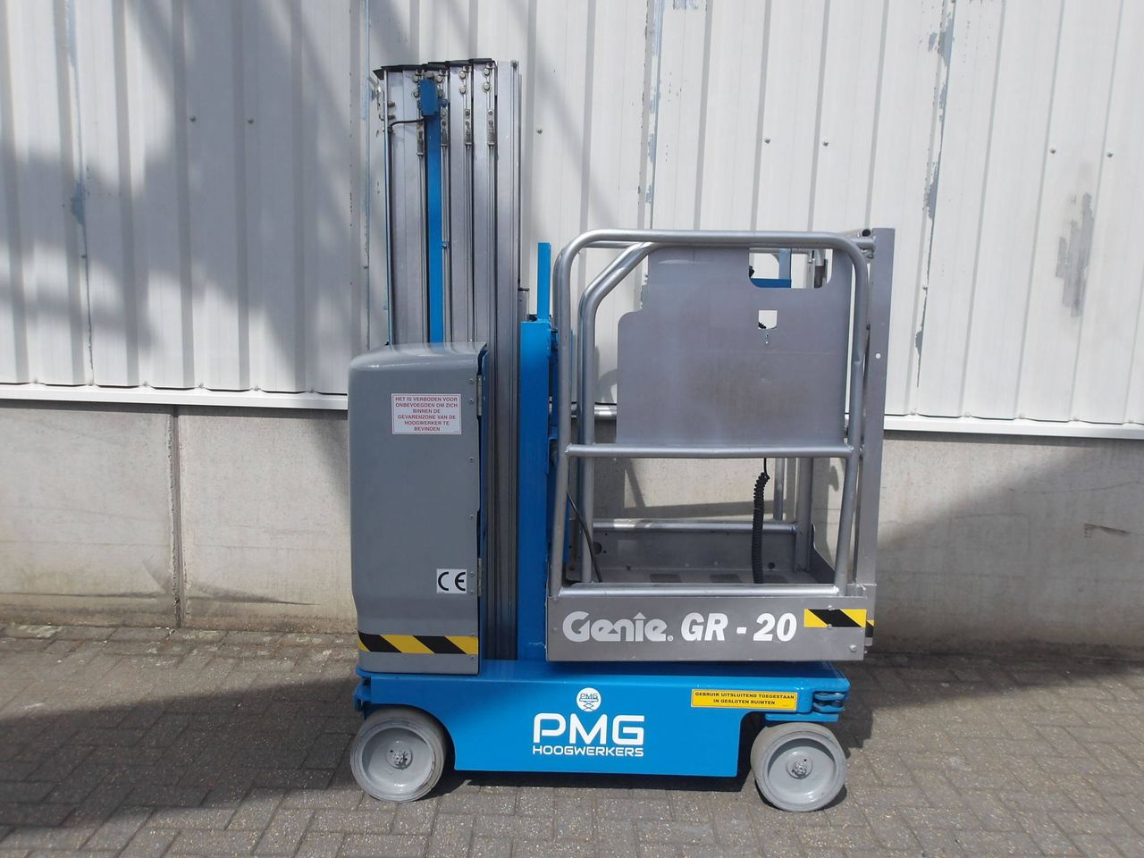 Genie GR-20 Electric Mast Lift 8.02m 2017