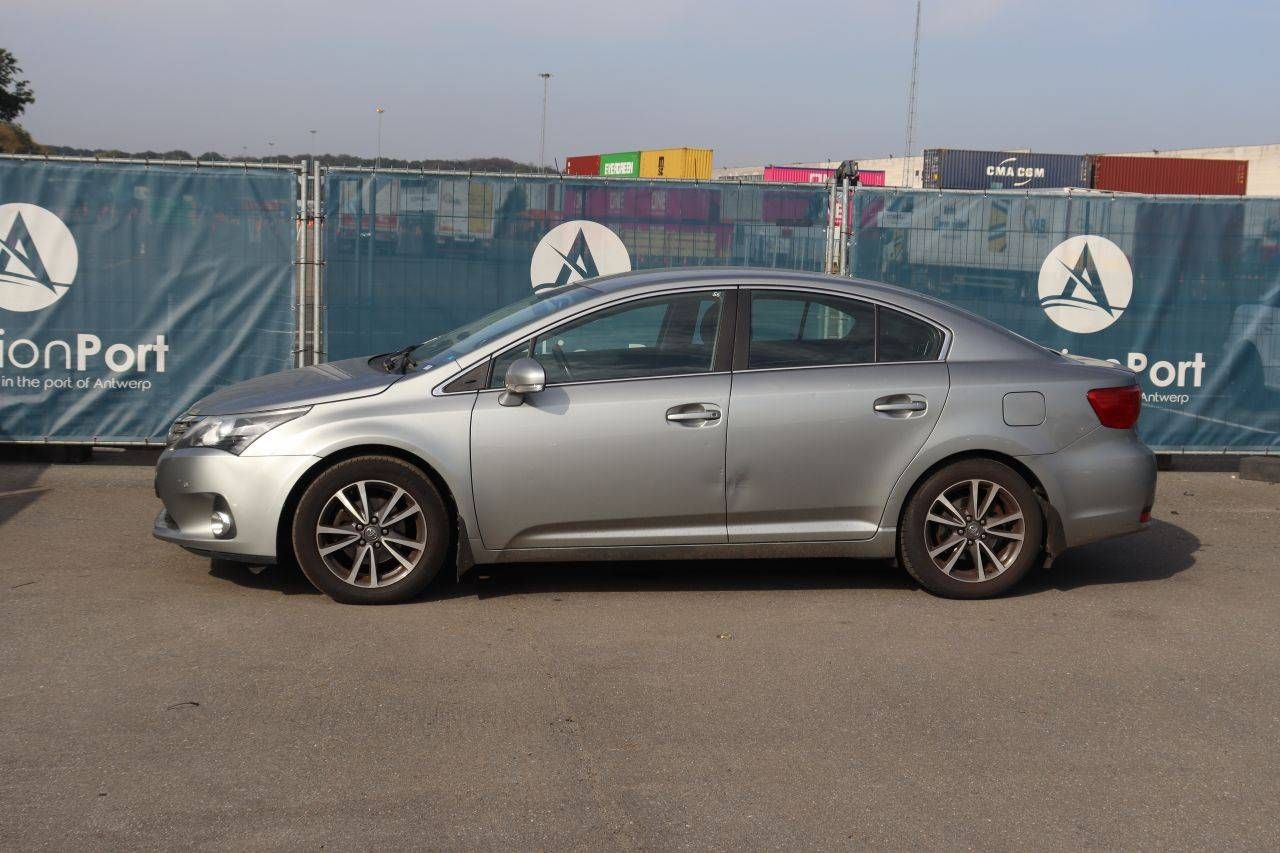 Passenger car Toyota Avensis Diesel 124hp 2012 (Margin)