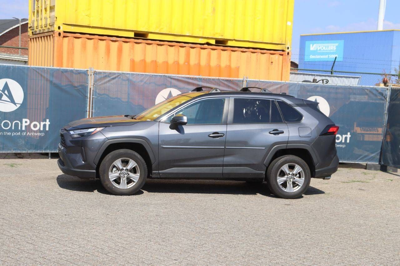 Toyota RAV4 XLE AWD 2.5L Petrol 177hp 2022