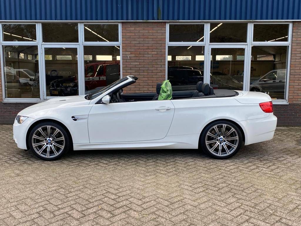 Convertible BMW M3 2012 Petrol V8 Full Option