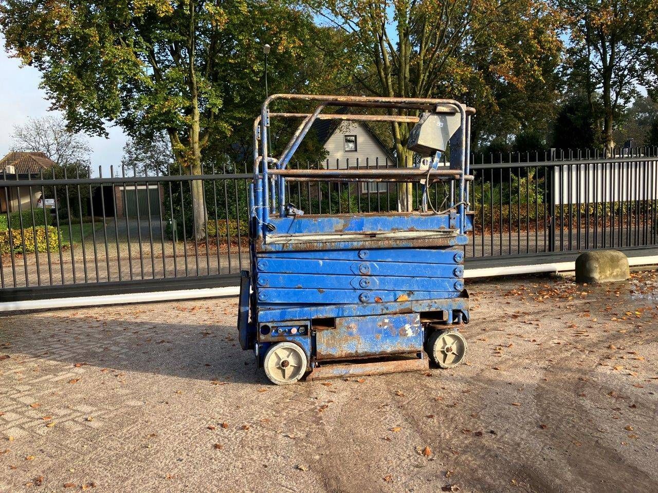 Scissor lift Upright MX19 Electric 7.79m