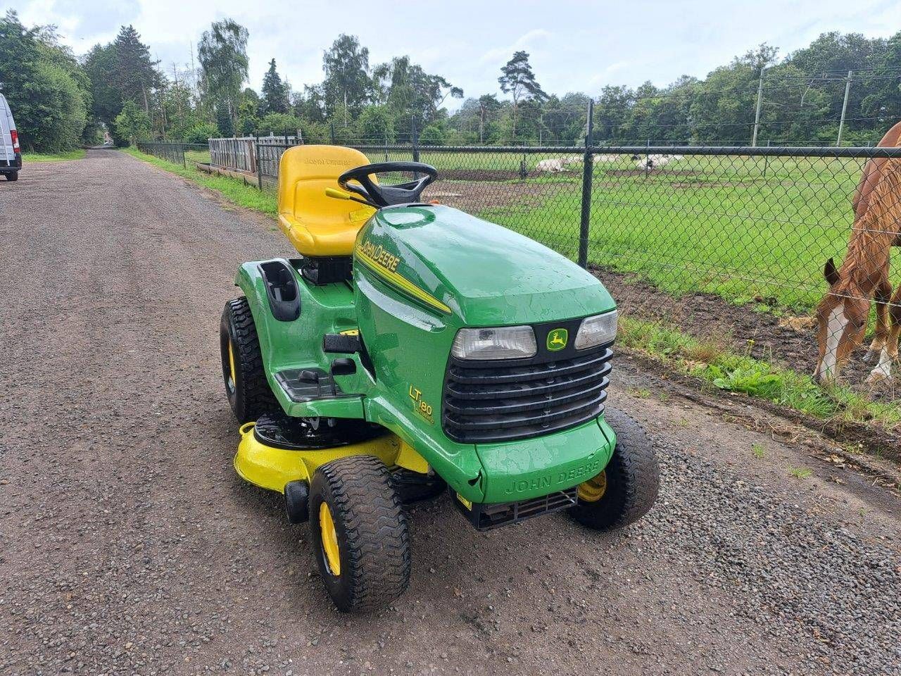 Riding mower John Deere LT180 Petrol 17hp