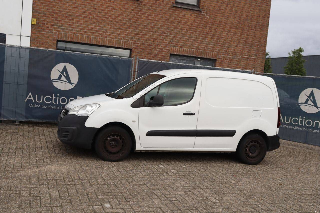 Peugeot Partner Diesel 75 PS Van 2016