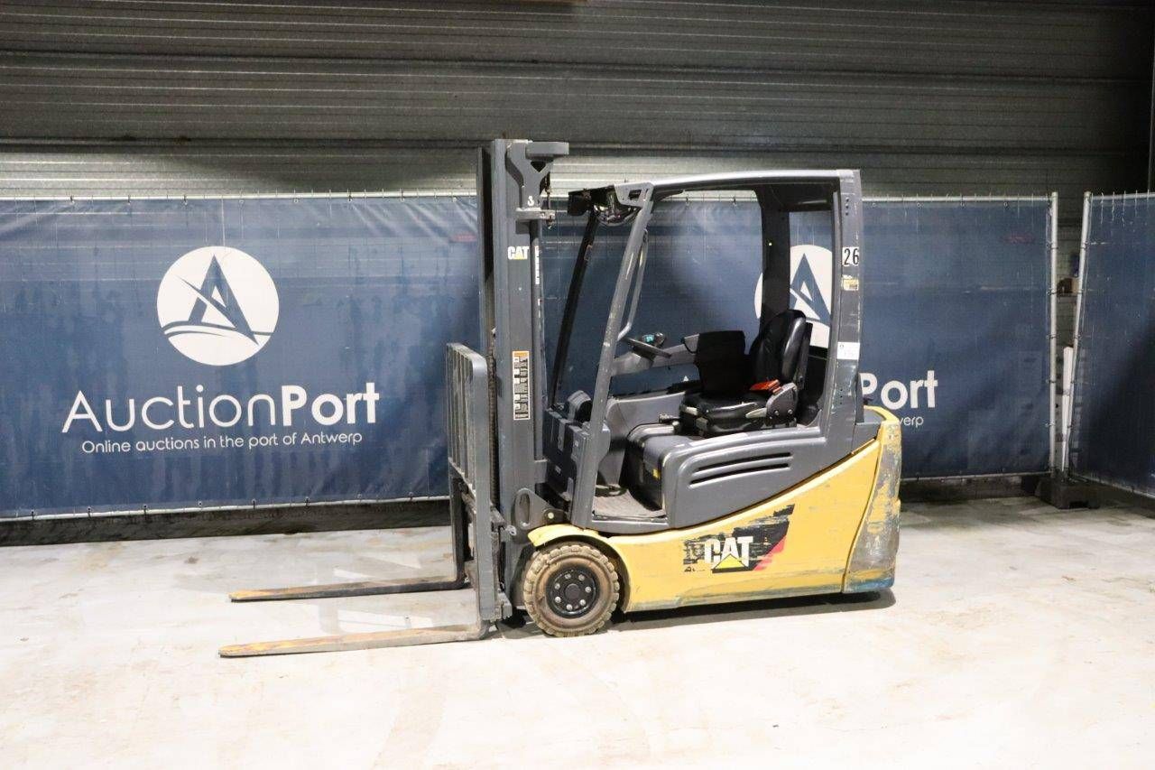 Chariot élévateur Caterpillar 2ET3000 Électrique 1430kg