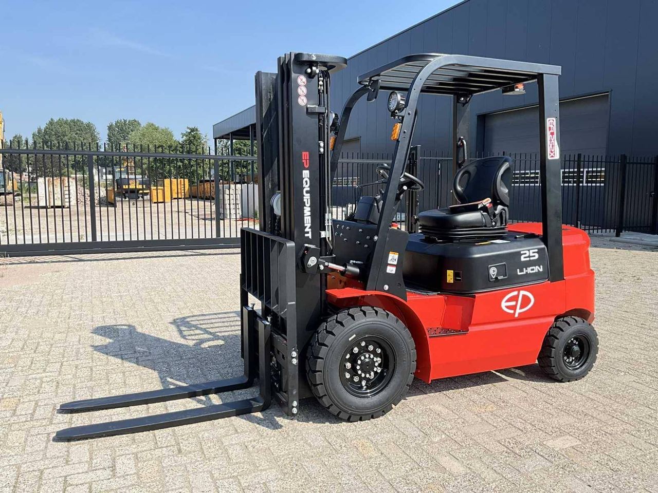Forklift EP Equipment EFL252X Electric 2500kg 4.5m New