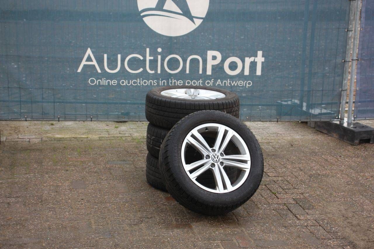Pirelli Sottozero Winter 210 tires with Volkswagen rims, 4 pieces (margin)