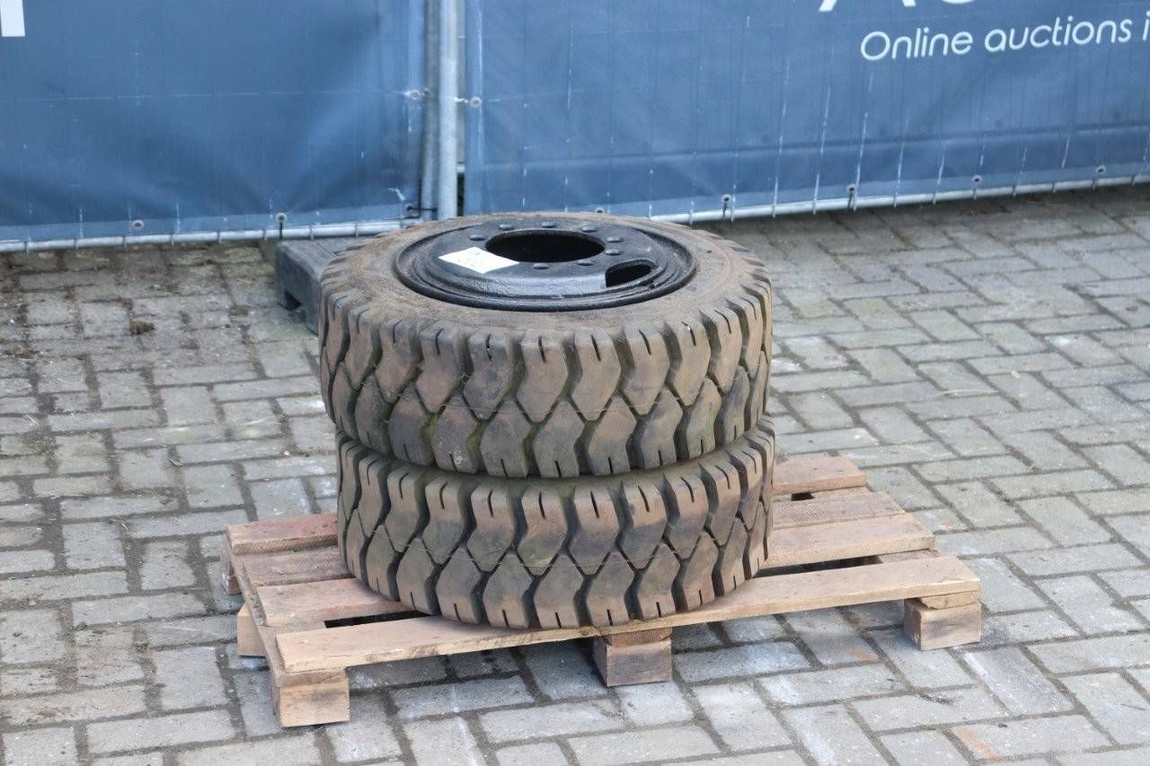 Batch of tires Solideal 2.50-15