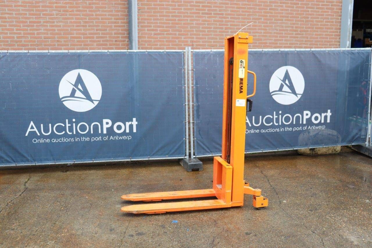 Stacker Rema Manual 1000kg 2.88m