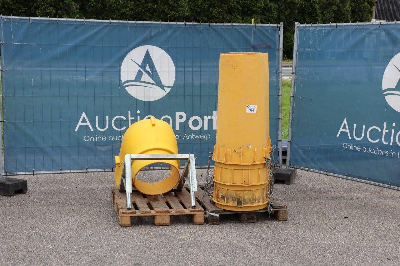 Waste chute with lifting brackets