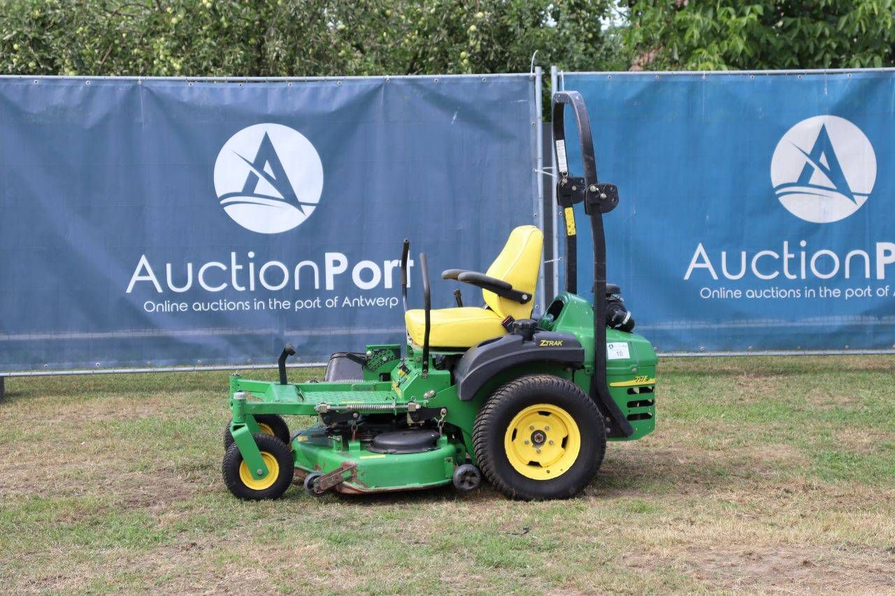 Zitmaaier John Deere ZTRAK 717E Benzine 14.2kW