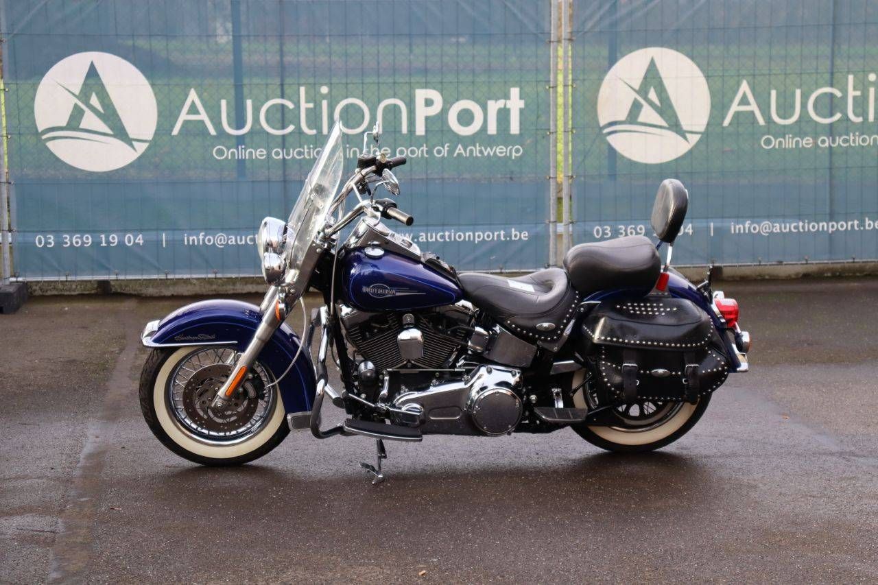 Motorcycle Harley-Davidson Heritage Softail Classic Petrol 2007