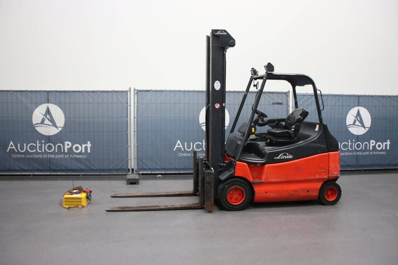 Forklift Linde E30 Electric 3000kg 5.36m 2009