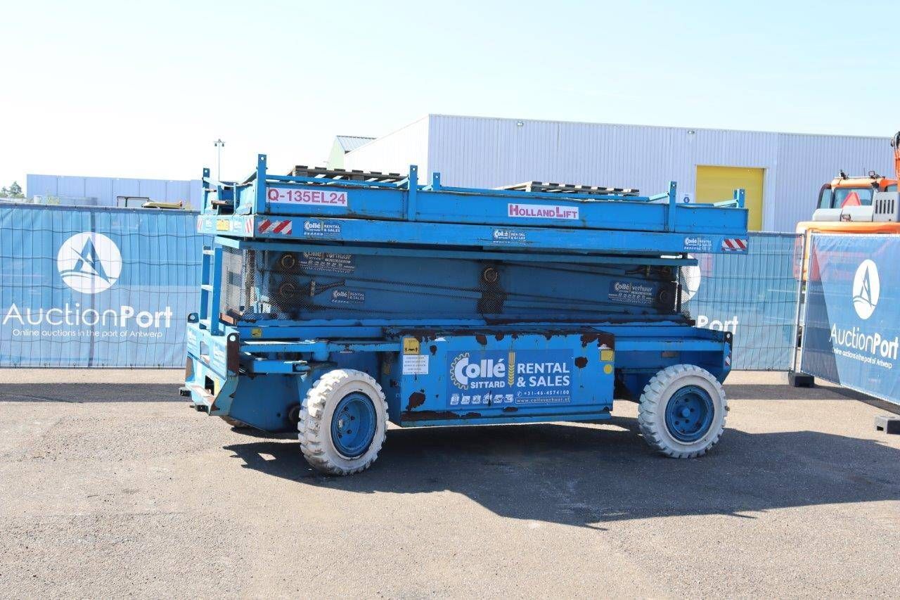 Scissor lift Holland Lift Q135EL24 Electric 500kg 15.5m 2003