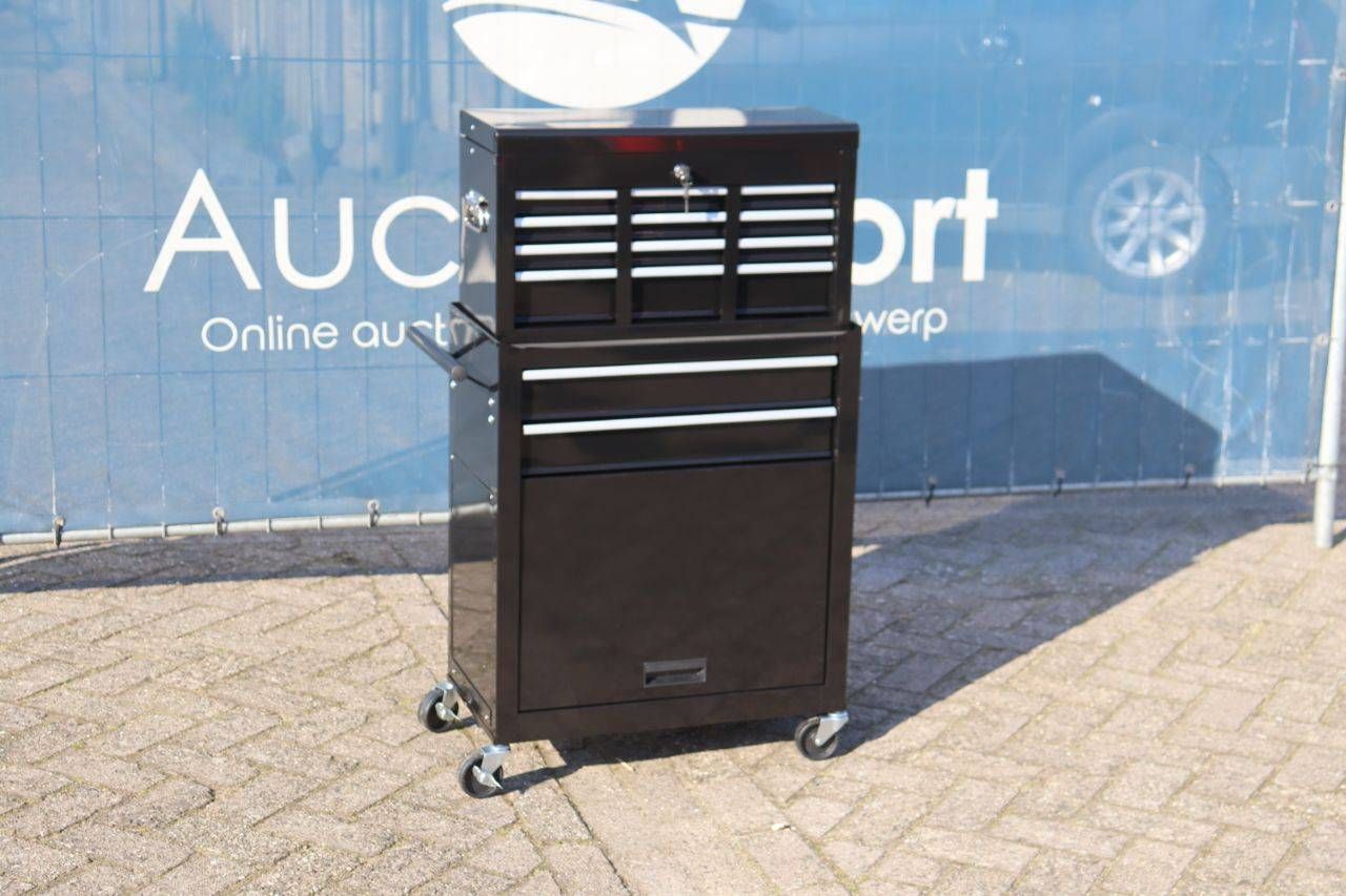 Tool trolley with top box New