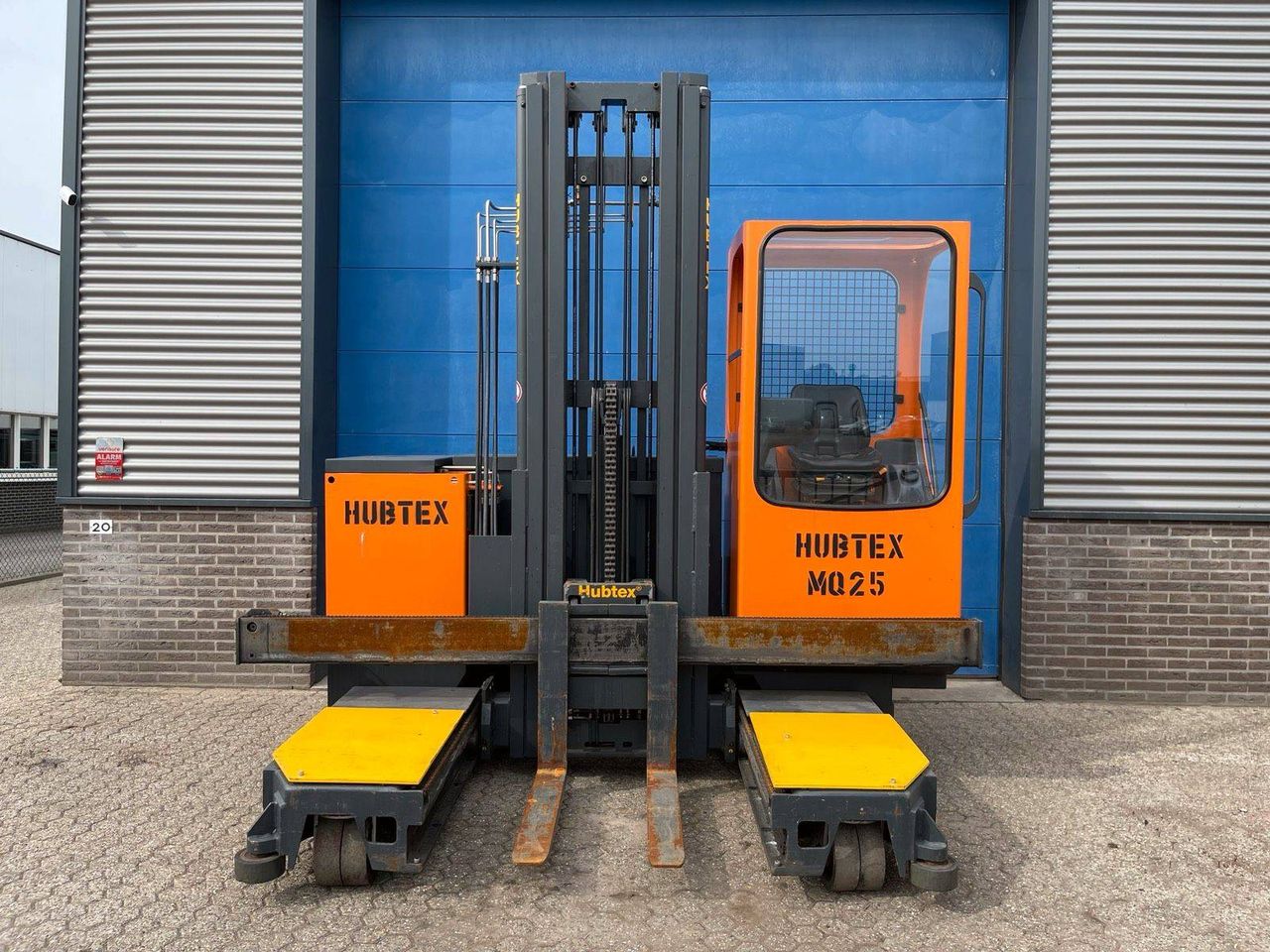 Four-way forklift Hubtex MQ 25 2500kg