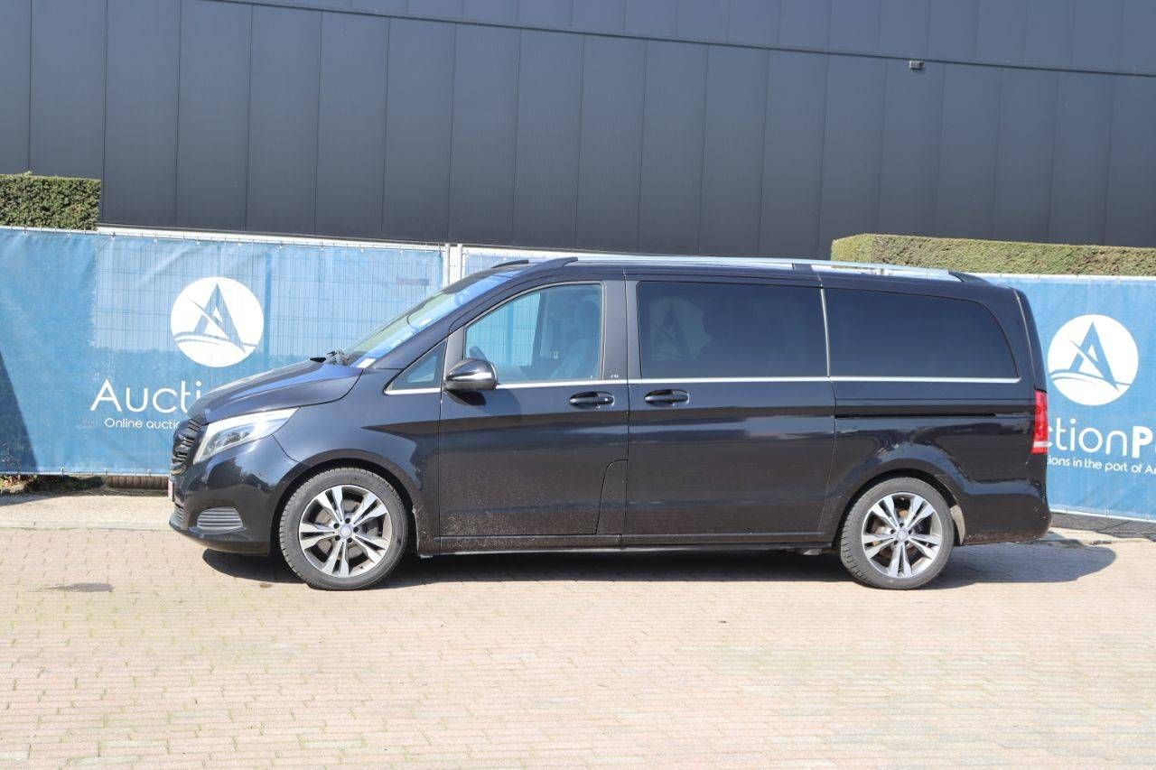 Passenger car Mercedes-Benz V-Class 250 AVANTGARDE Diesel 2014