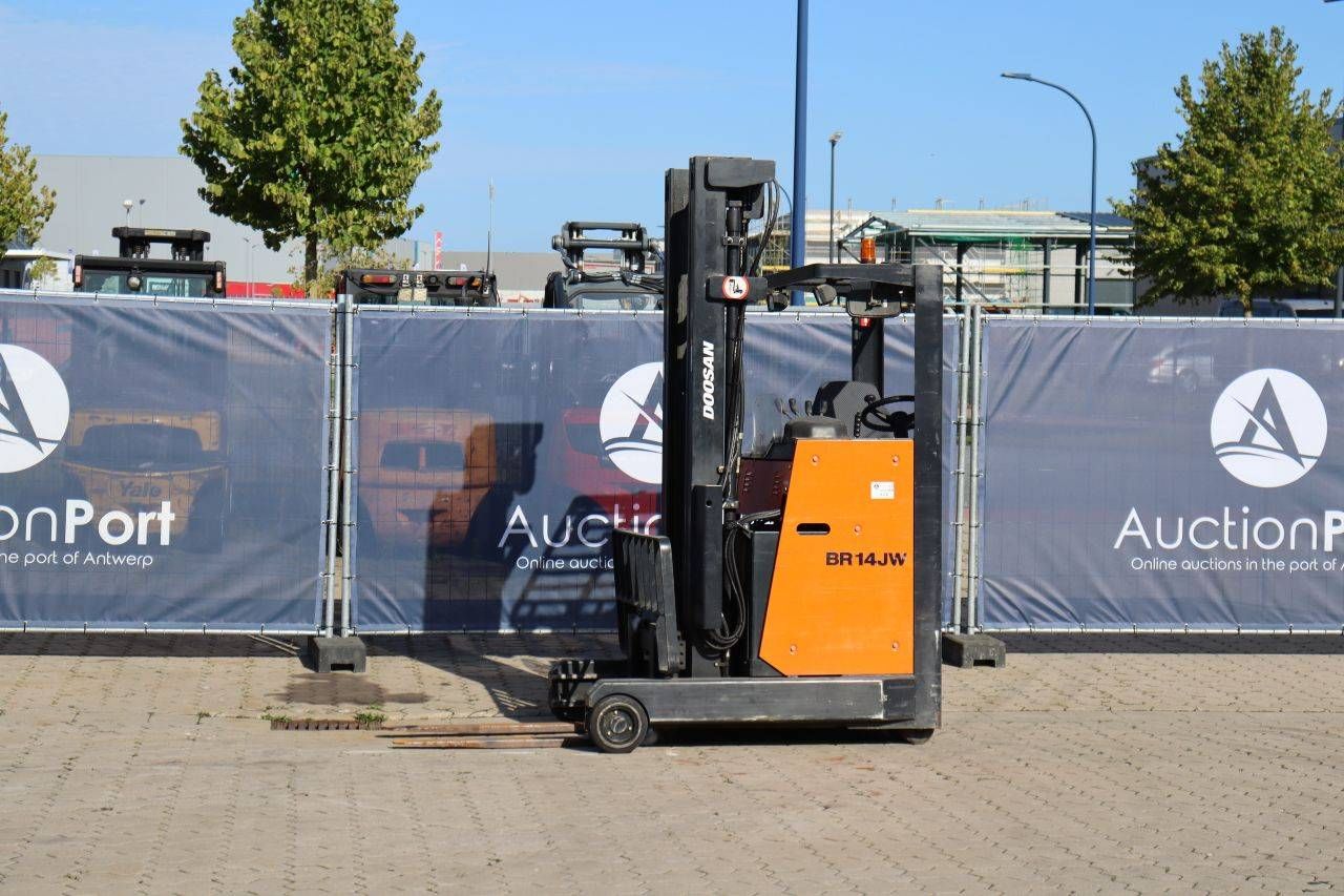 Carrello elevatore elettrico retrattile Doosan BR14JW, 1400 kg, 3,3 m, anno 2009