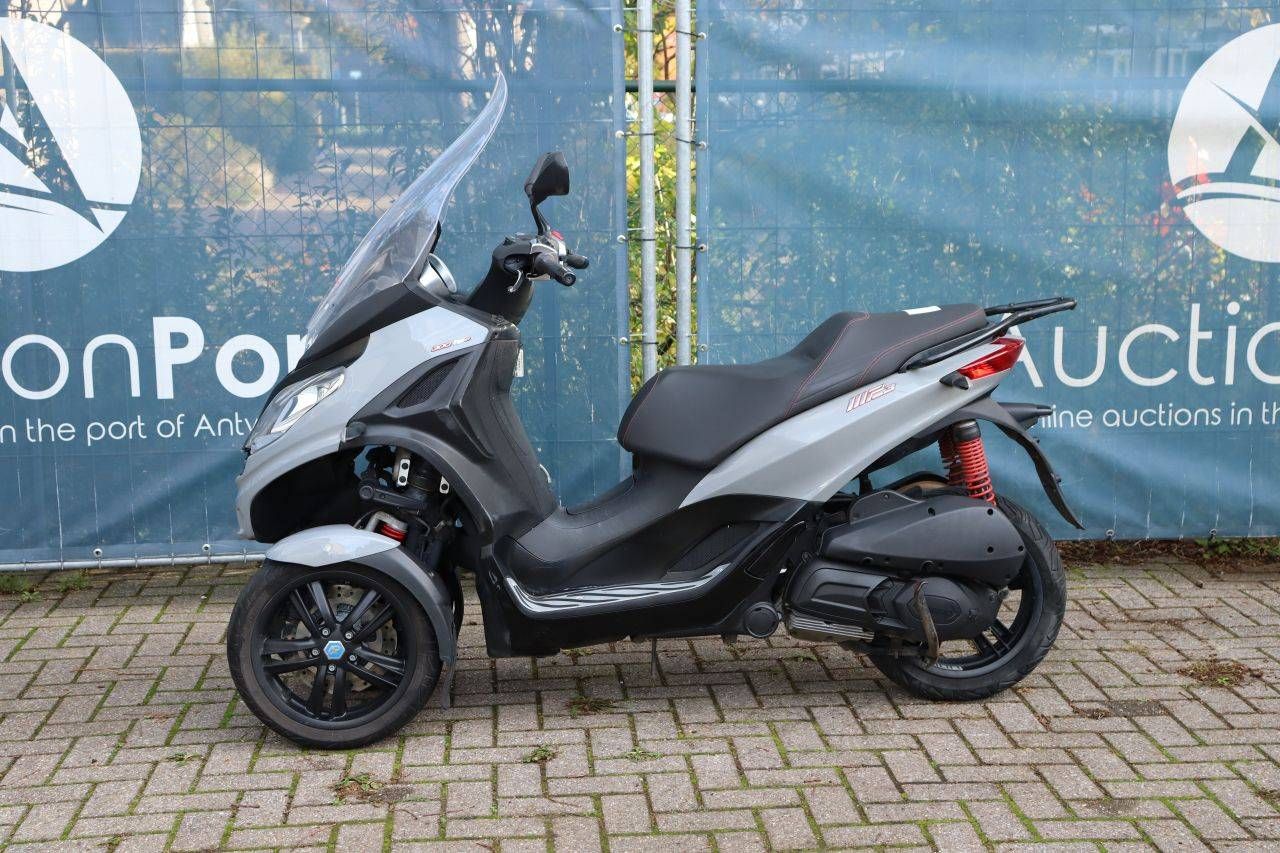 Scooter Piaggio MP3 300HPE Gasolina 26hp 2022