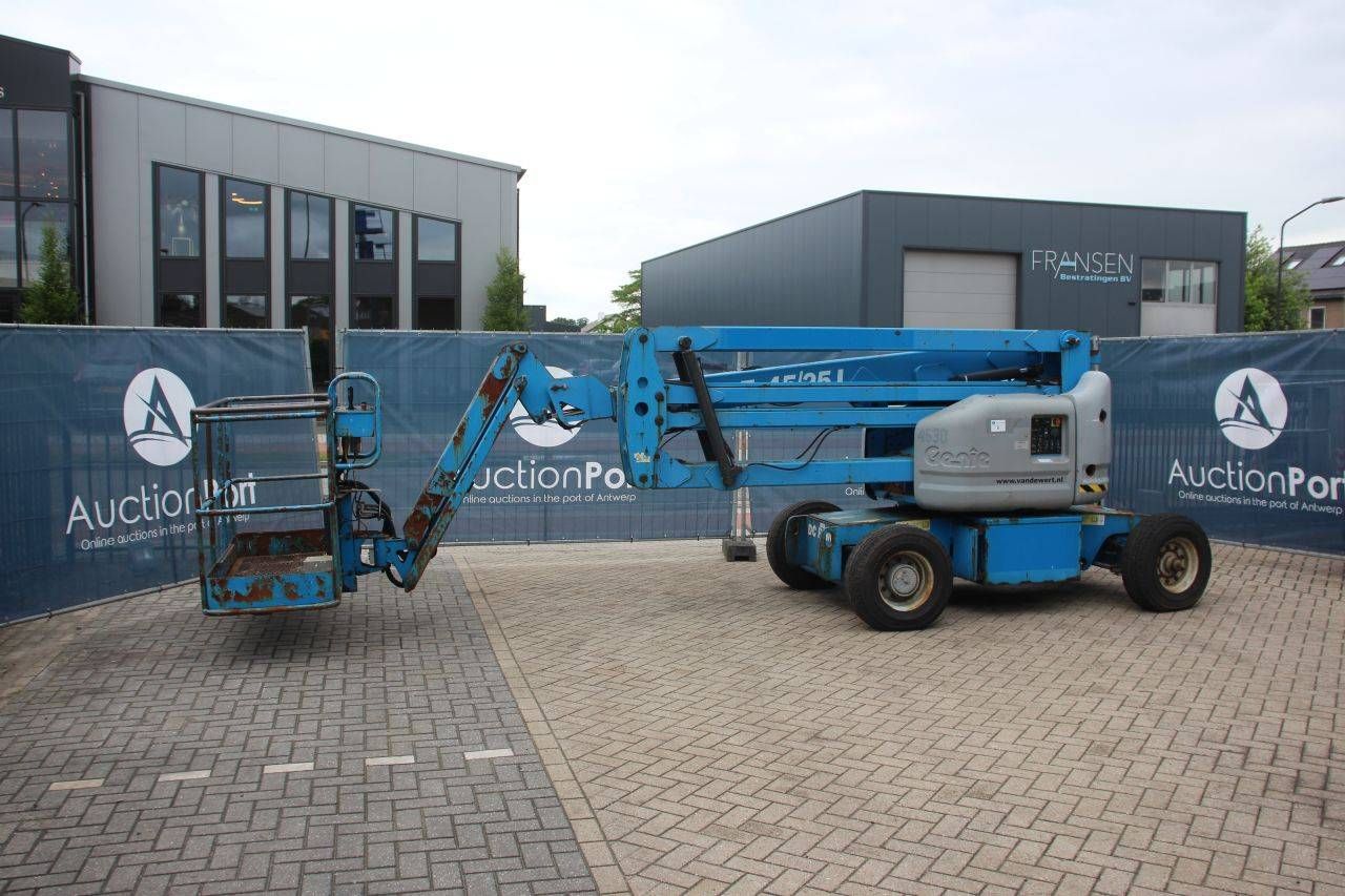 Genie Z45/25j DC Electric Articulated Boom Lift 227kg 16m 2007