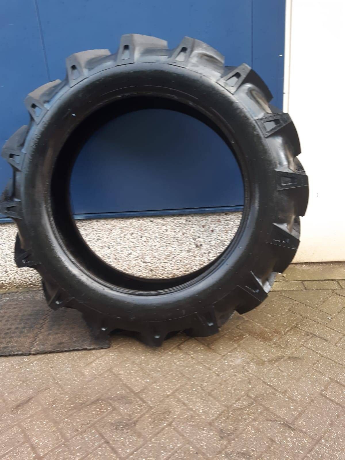 Tractor tire 12.4 x 36 New
