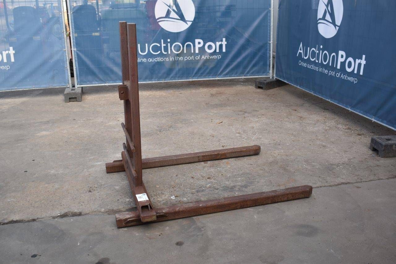 Bale lifter