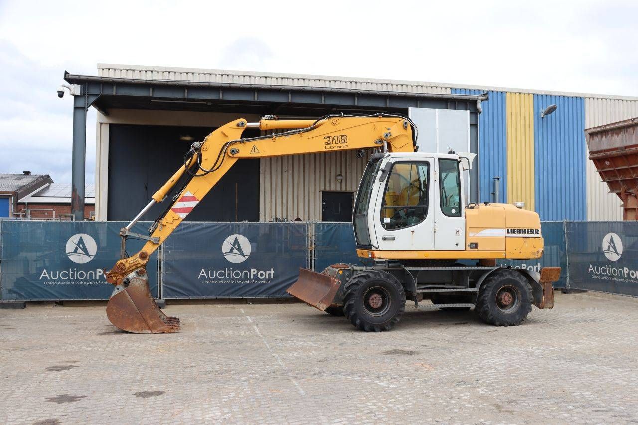Escavatore gommato Liebherr A316 Diesel 86kW 2004