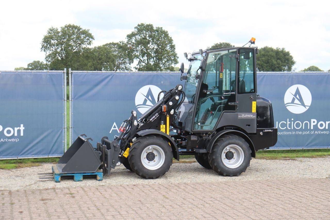 Pala gommata diesel Panther W25 da 18,2 kW, anno 2026, nuova.
