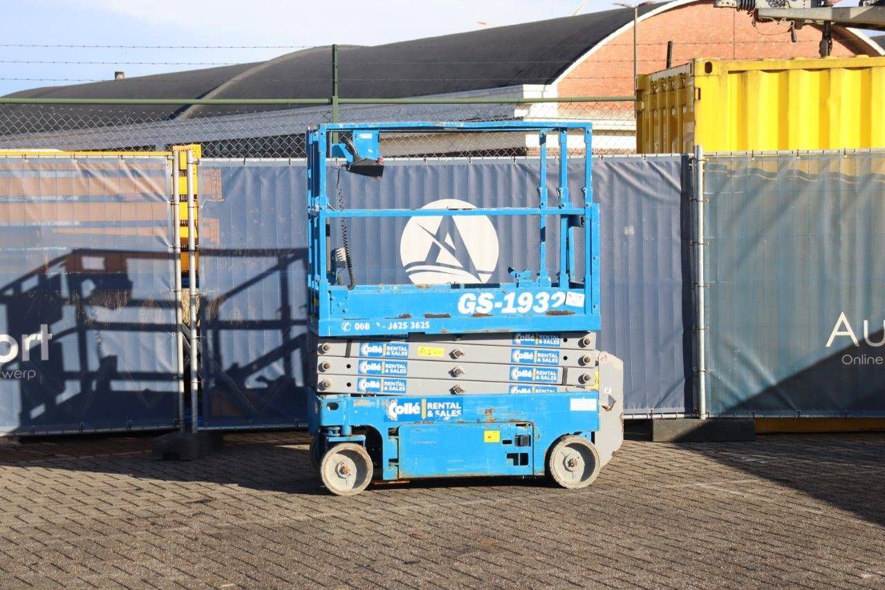 Scissor Lift Genie GS-1932 Electric 7.85m 2015