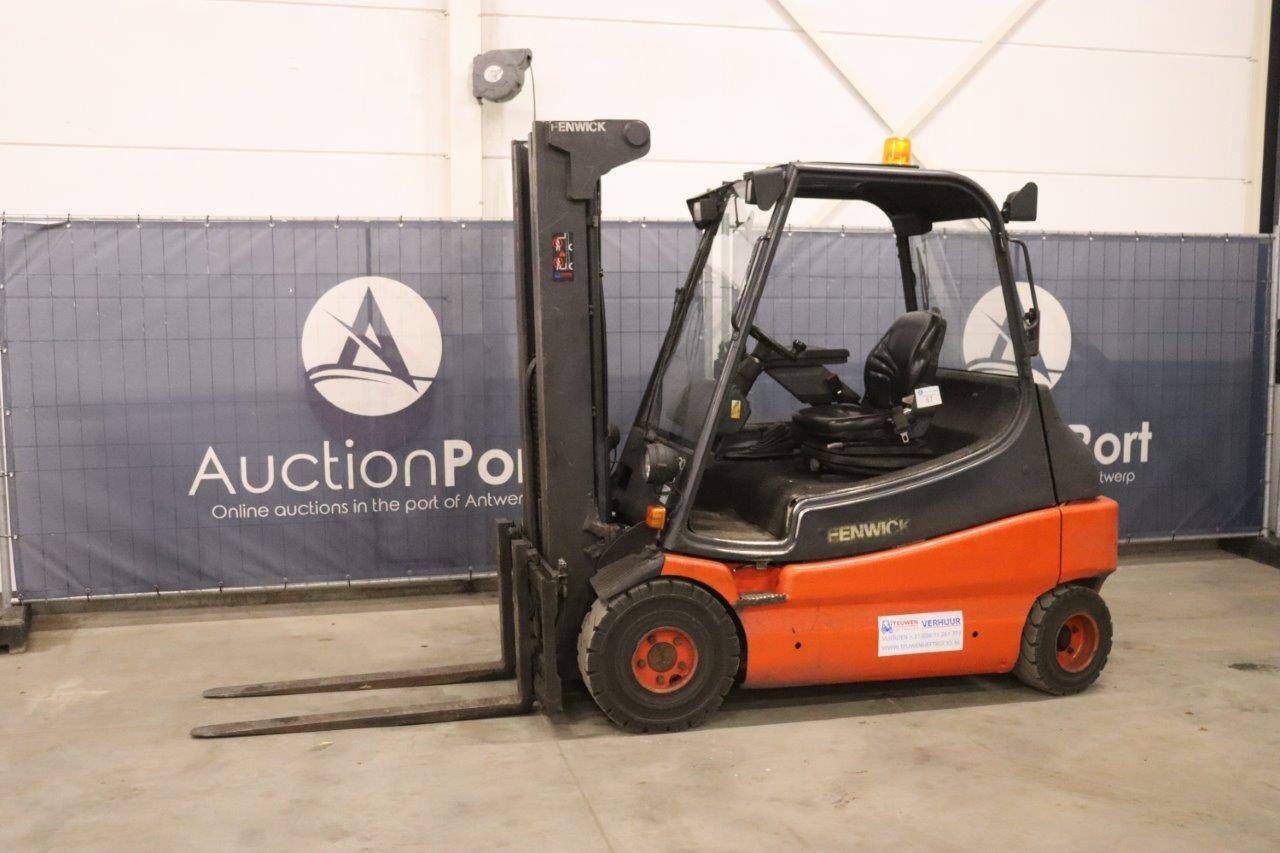 Forklift Linde E30-03 Electric 3000kg 4.80m 2011