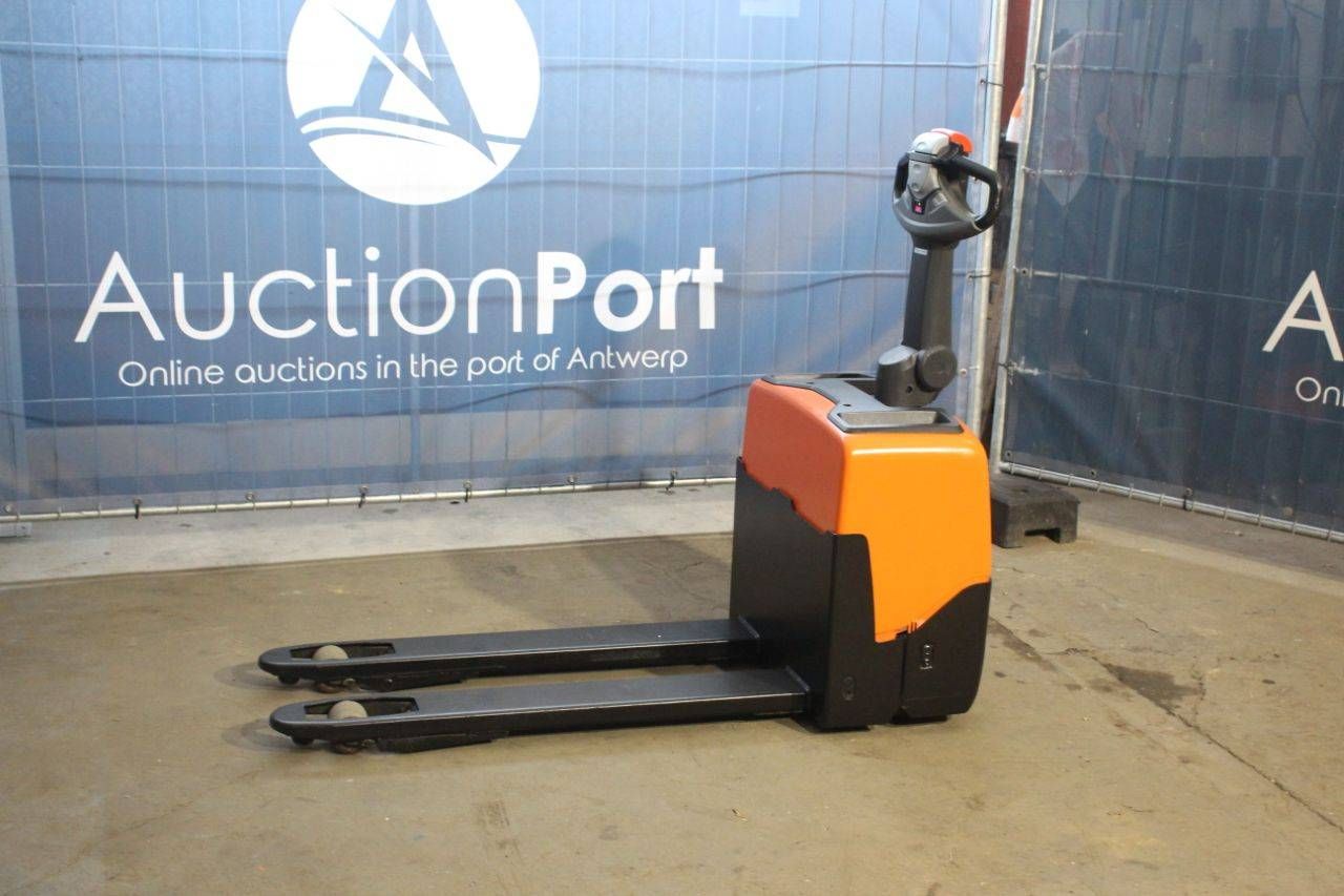 Pallet truck Toyota LWE130 Electric 1300kg 2020