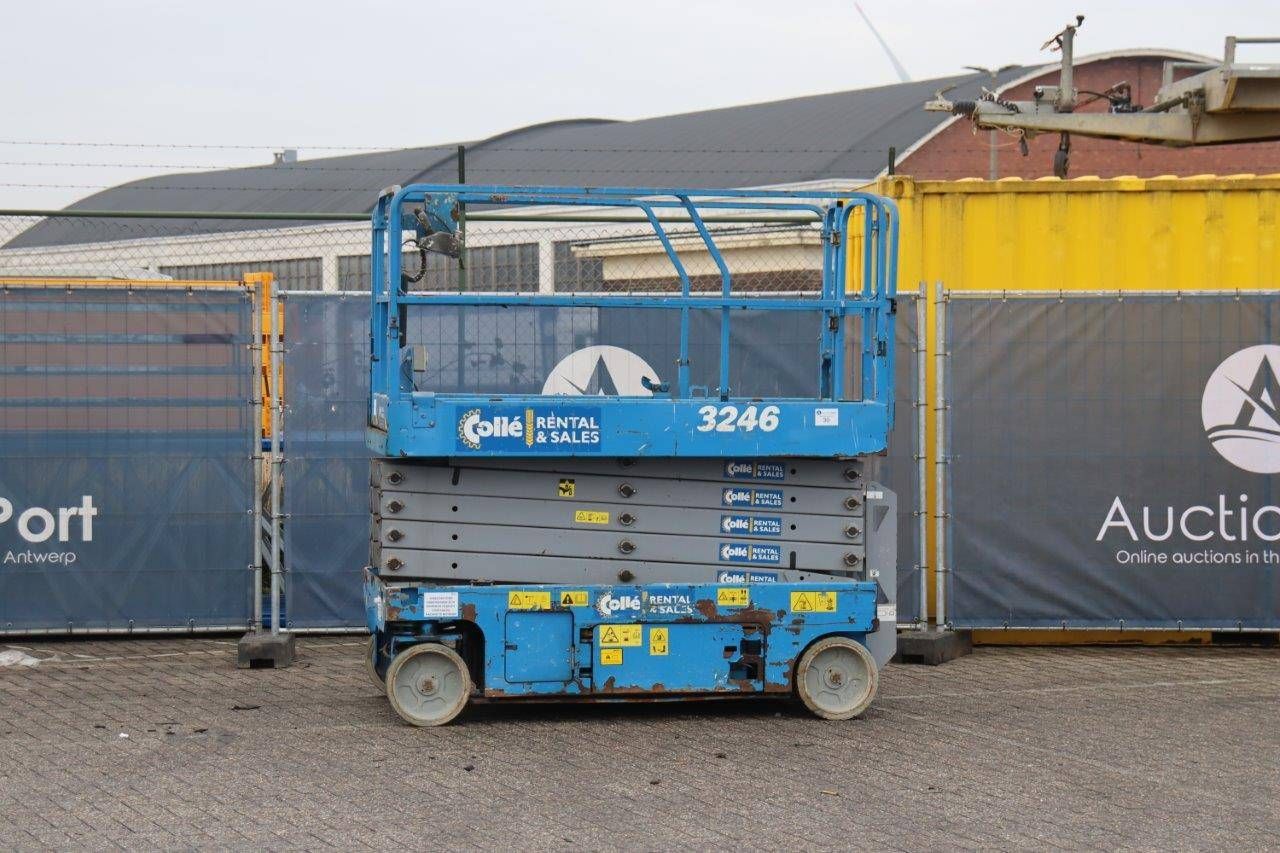 Scissor Lift Genie GS-3246 Electric 11.78m 2015