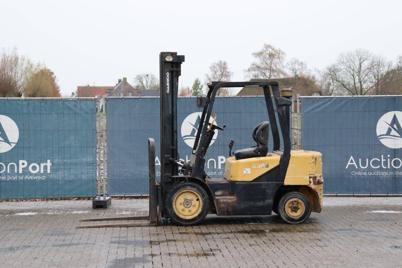Forklift Daewoo D30S-3 Diesel 3000kg 3.0m 2000
