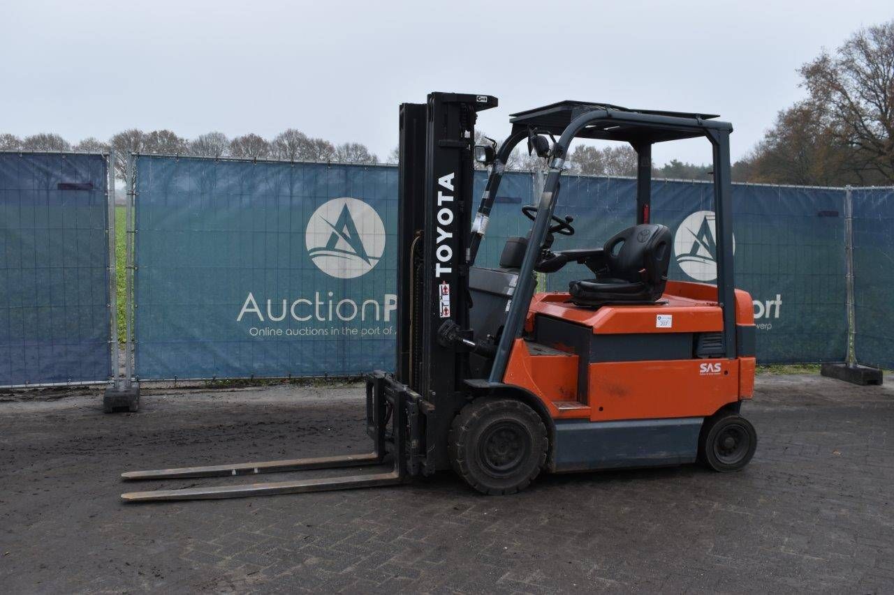 Forklift Toyota Electric