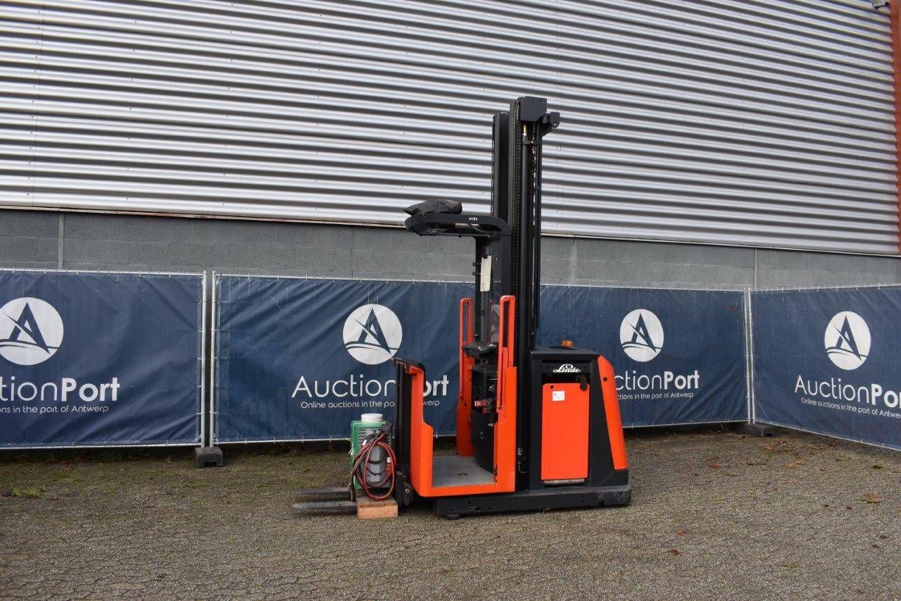 Reach truck Linde V11 Electric 1100kg