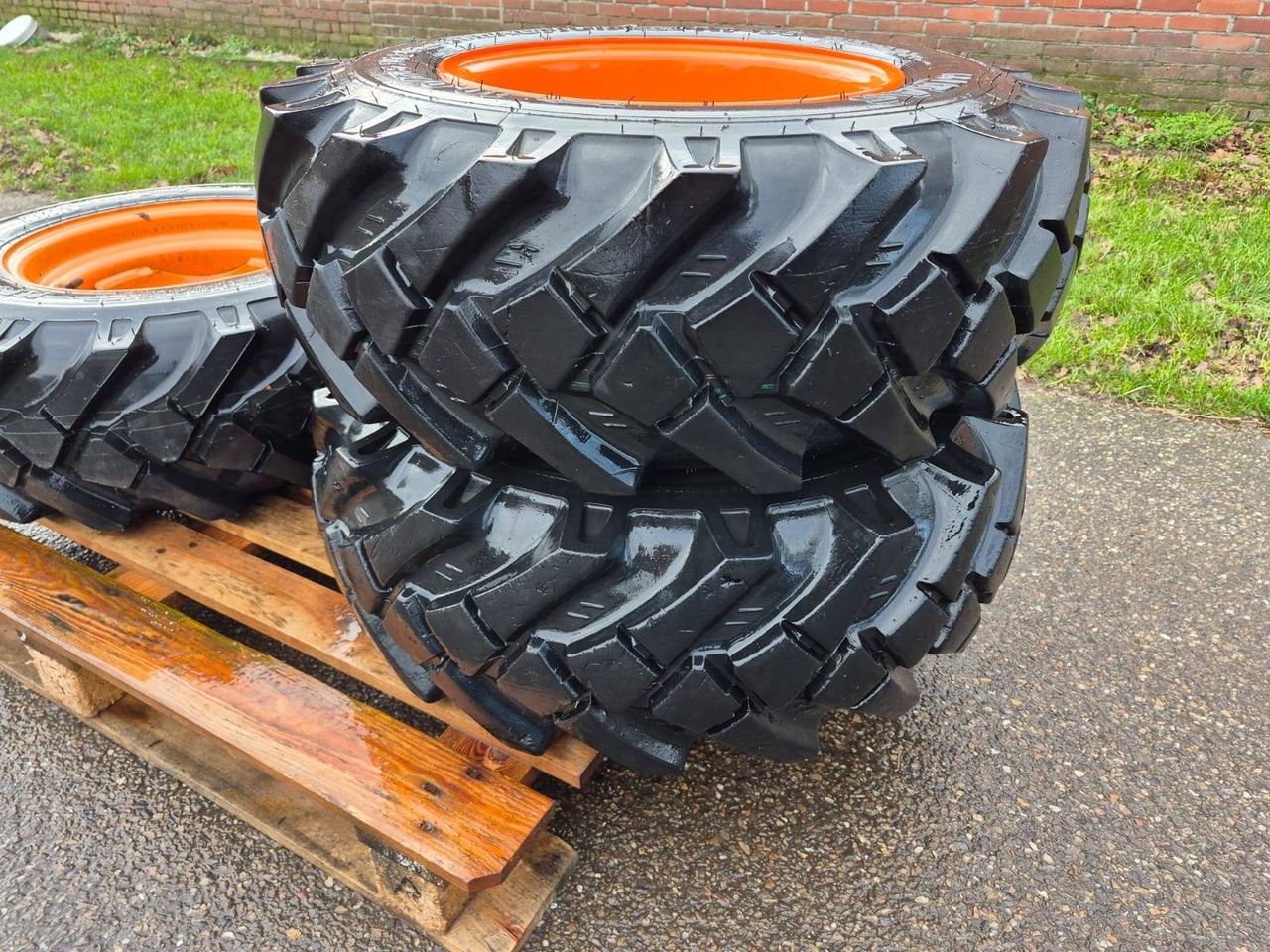 Tires Mitas/Bkt 10.0/75-15.3 3 pieces