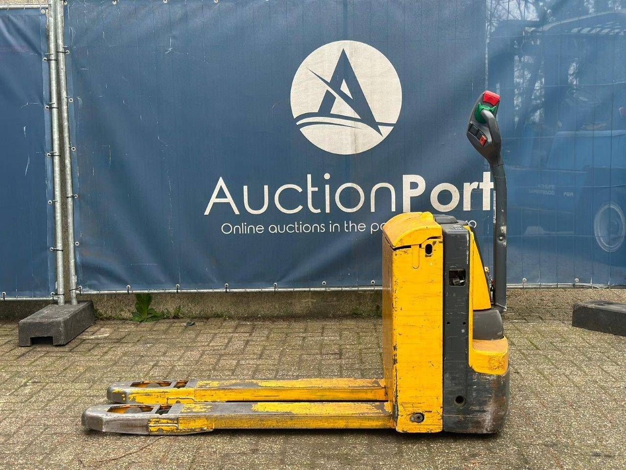 Pallet truck Jungheinrich EJE 116 Electric 1600kg