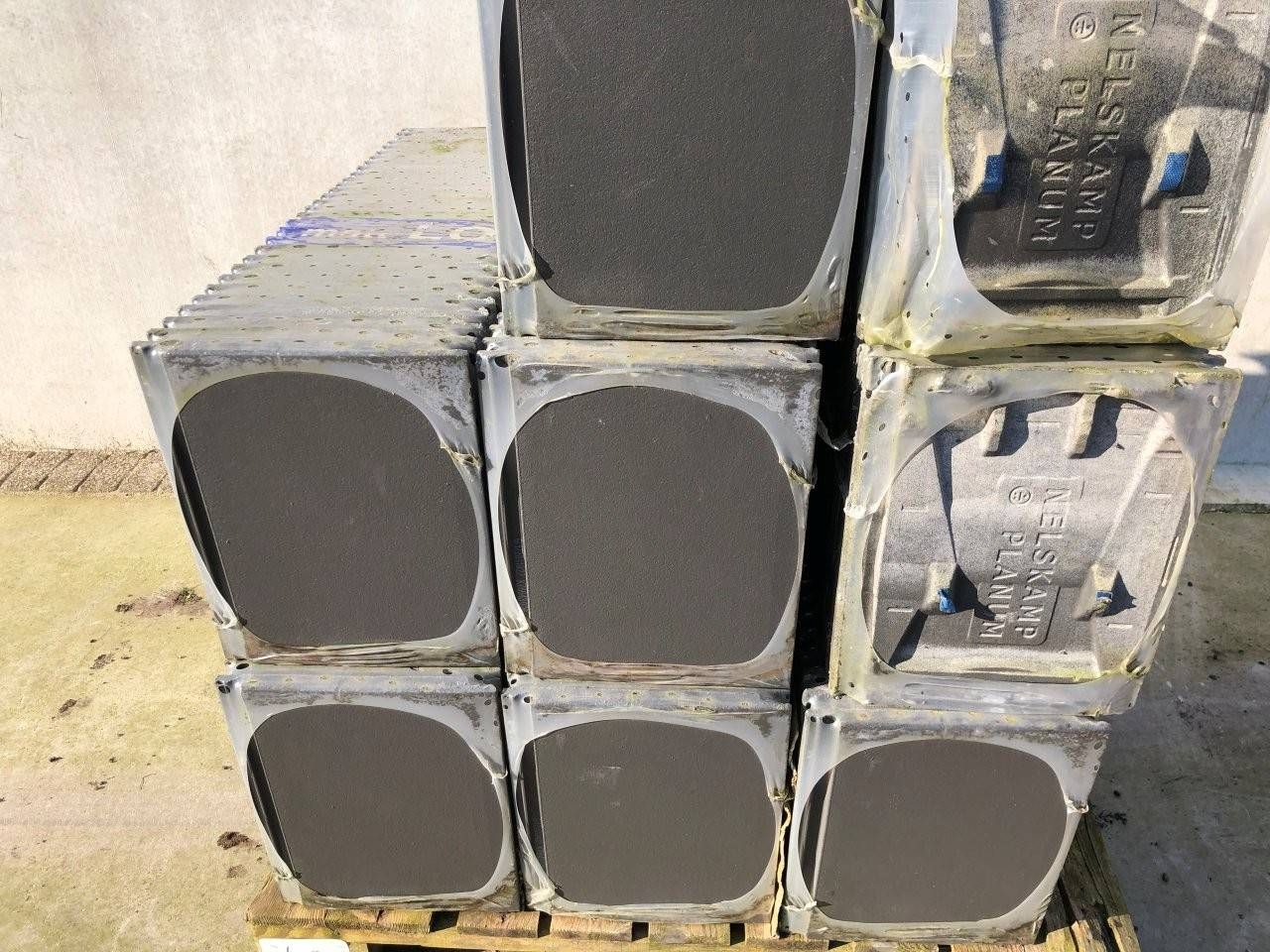 Batch of Roof Tiles Nelskamp 325x420mm New
