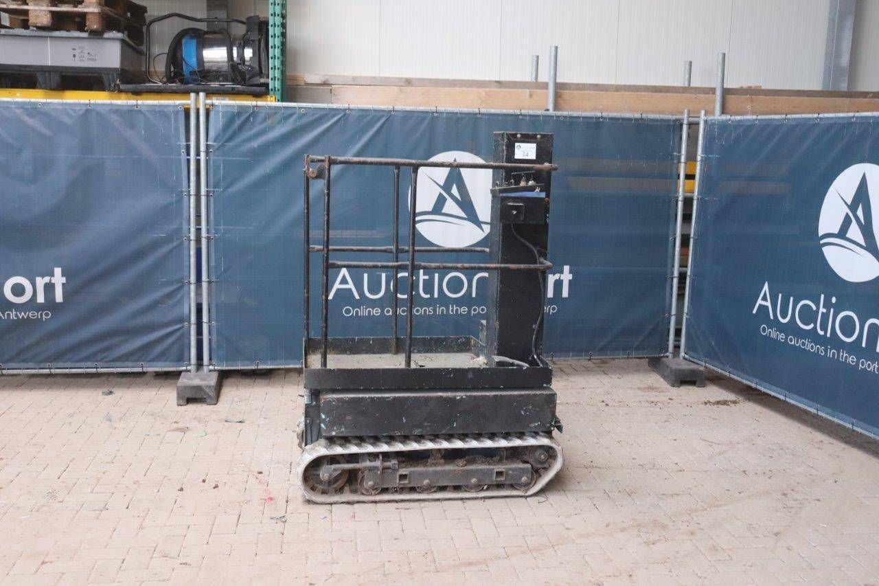 Diesel mast lift
